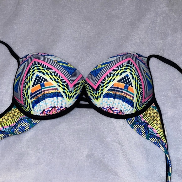 2 bathing suit tops for $7!!! - Picture 1 of 4